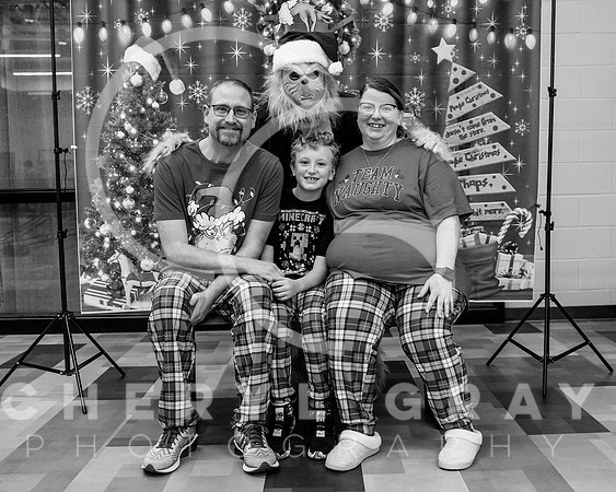 ©CGP XMAS 01228_BW_