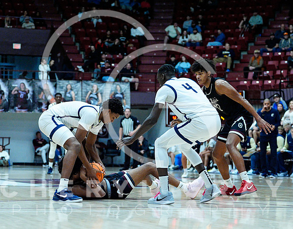 ©CGP 122824 GAME 18 Calvary vs St. Michael 00745