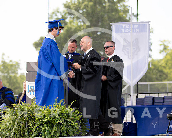 ©CGP 051626 GRAD2026 00499