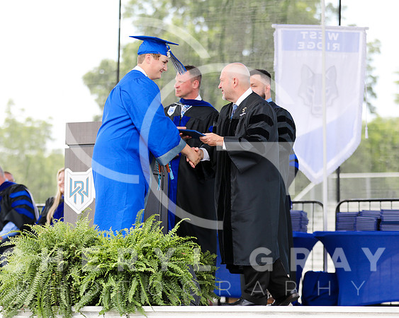 ©CGP 051626 GRAD2026 00534