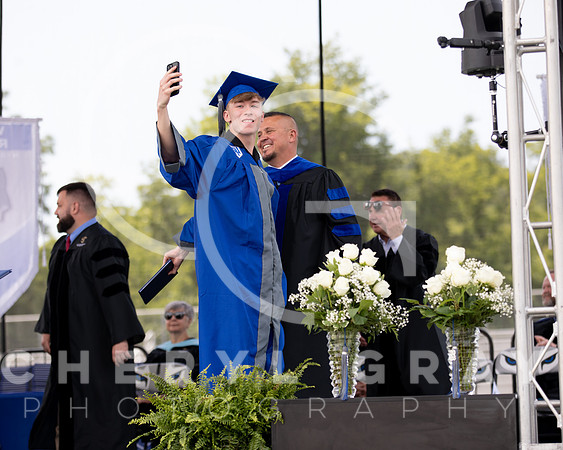©CGP 051626 GRAD2026 00623