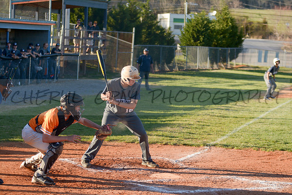 vsUH032917_0395