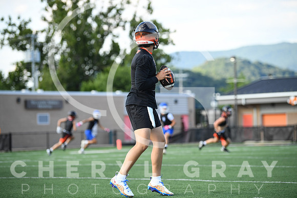 ©CGP 071124 Scrimmage WR UC ELIZ 0988