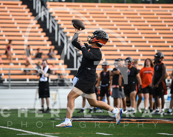 ©CGP 071124 Scrimmage WR UC ELIZ 0106