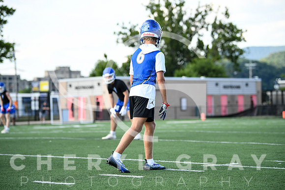 ©CGP 071124 Scrimmage WR UC ELIZ 0999